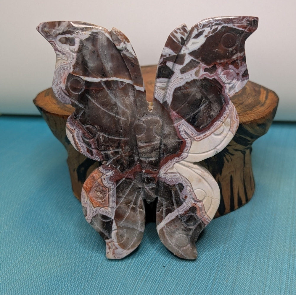 Medical lace agate hand carved butterfly
